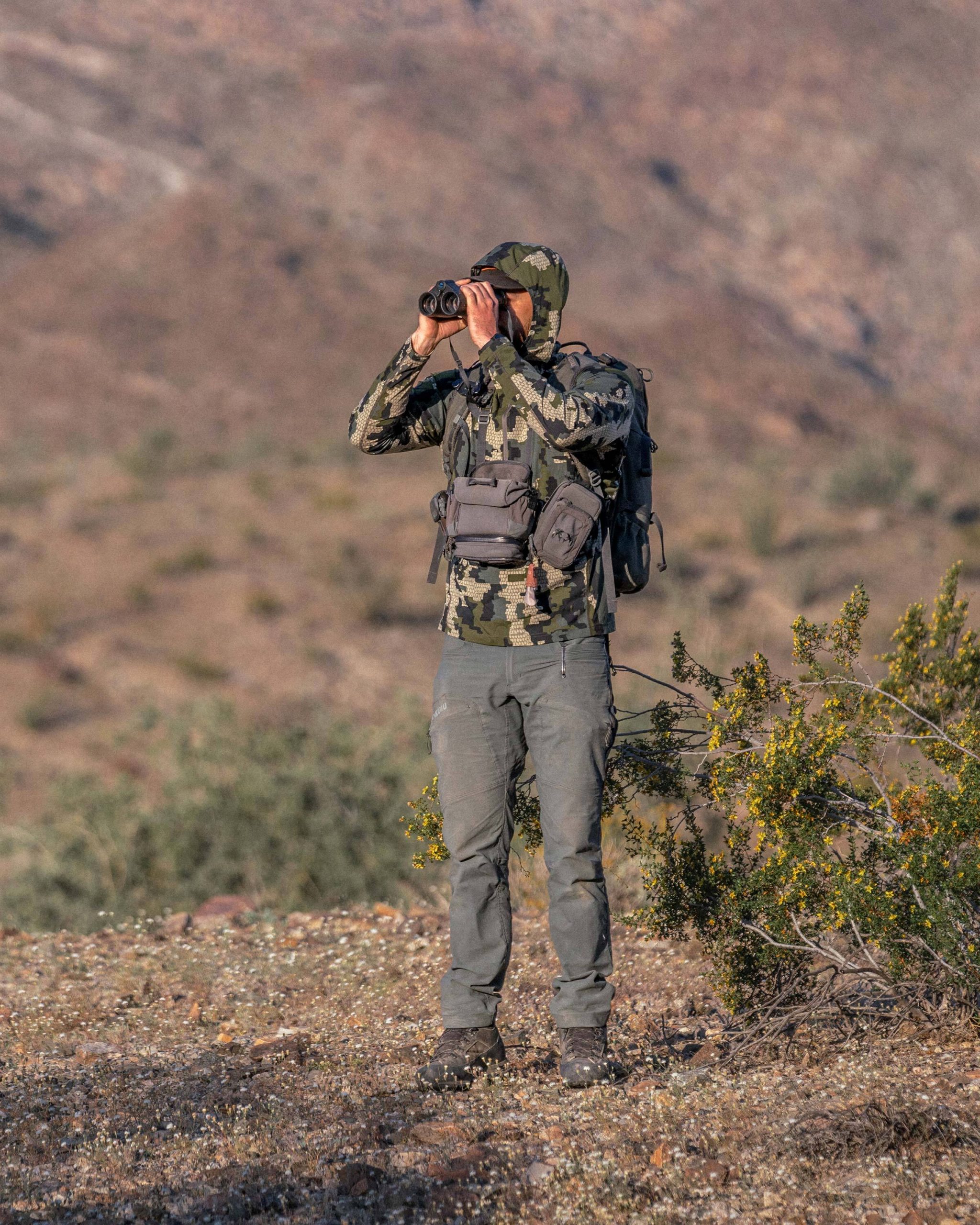 Tiburon Hybrid Hoodie | Stone - Image 10