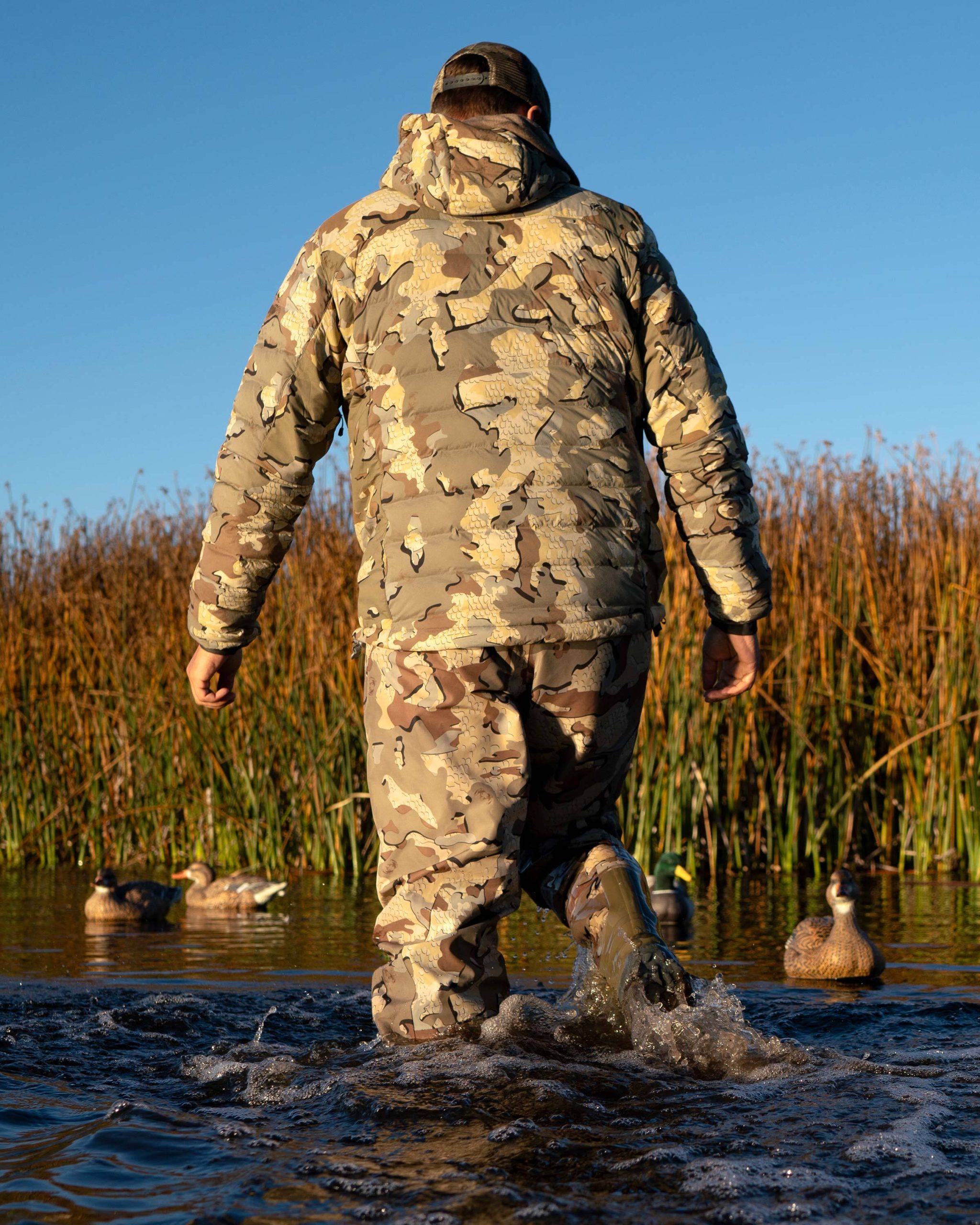 Flyway Insulated Hooded Jacket | Gunmetal - Image 6