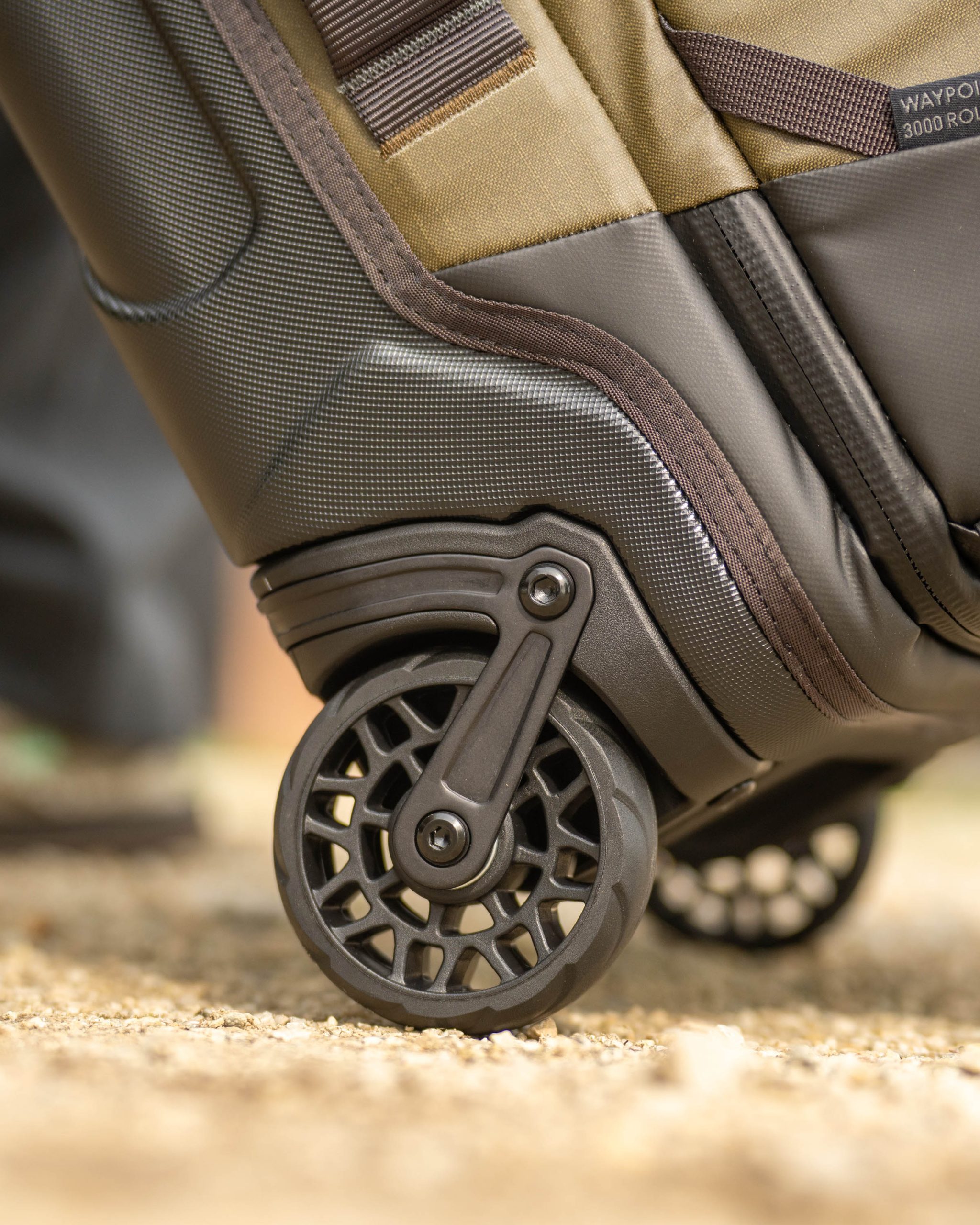 Waypoint 3000 Carry-On Roller | Gunmetal - Image 12