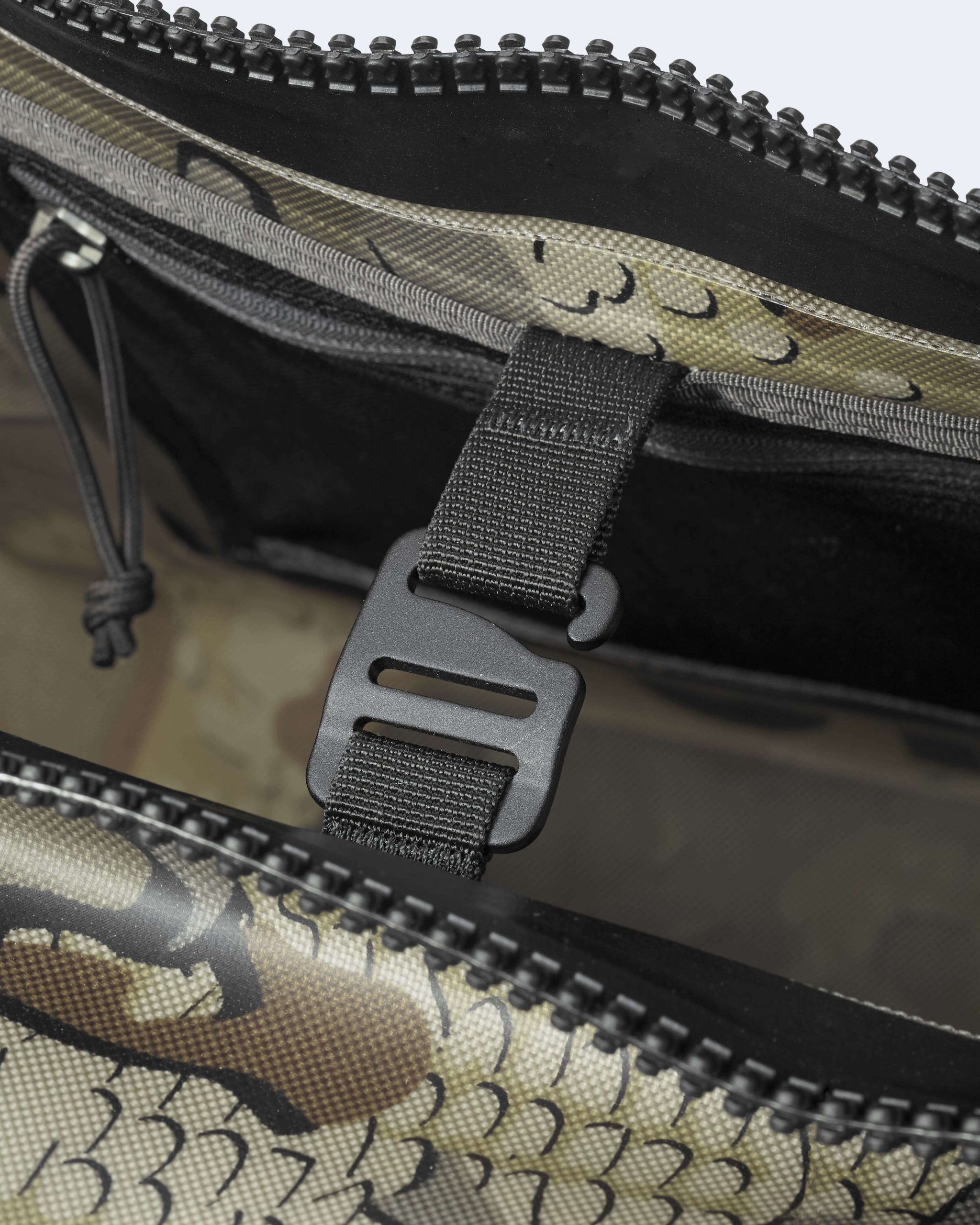 Kodiak 6600 Submersible Duffel | Vias - Image 9