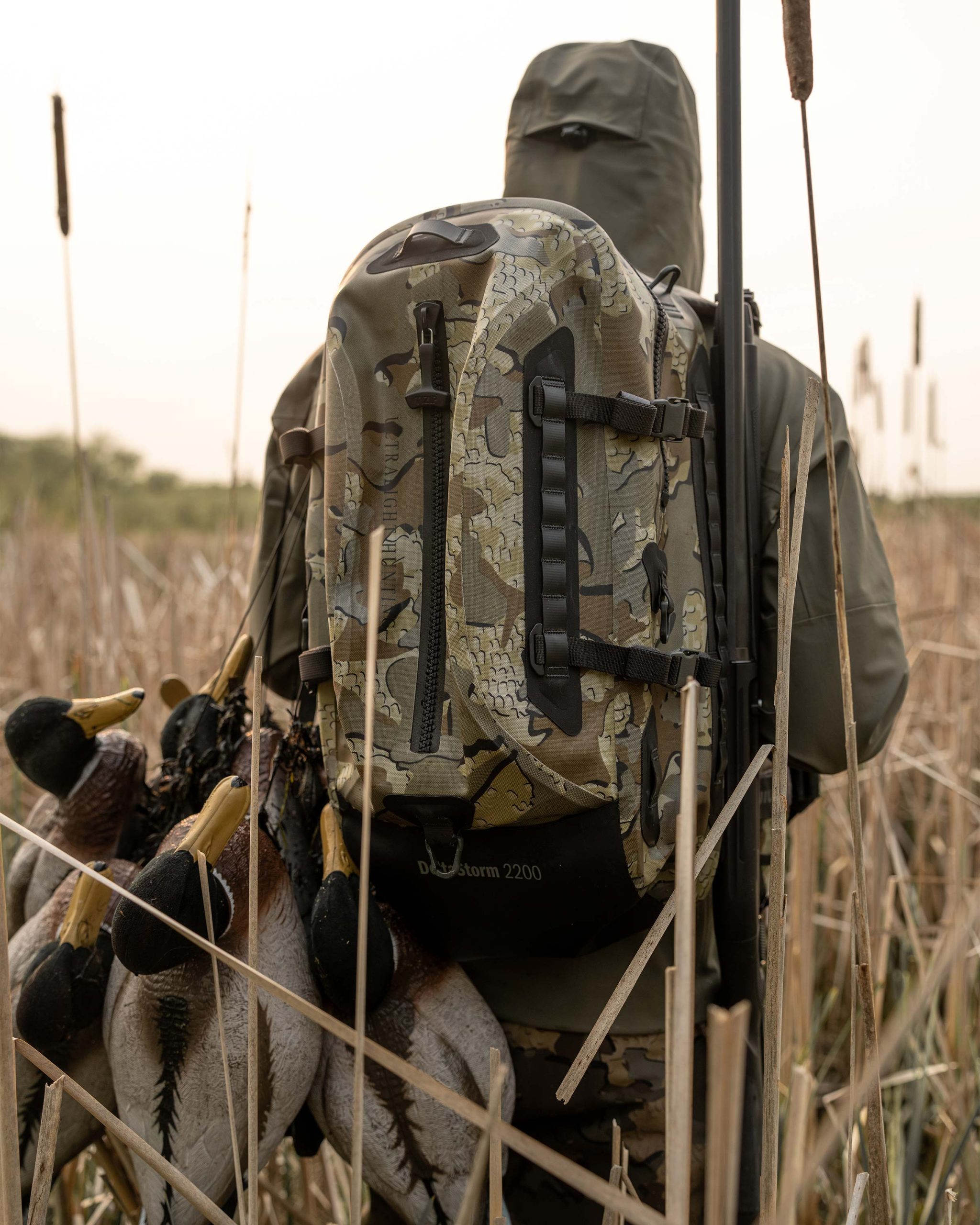 DeltaStorm 2200 Submersible Backpack | Coyote Brown - Image 15